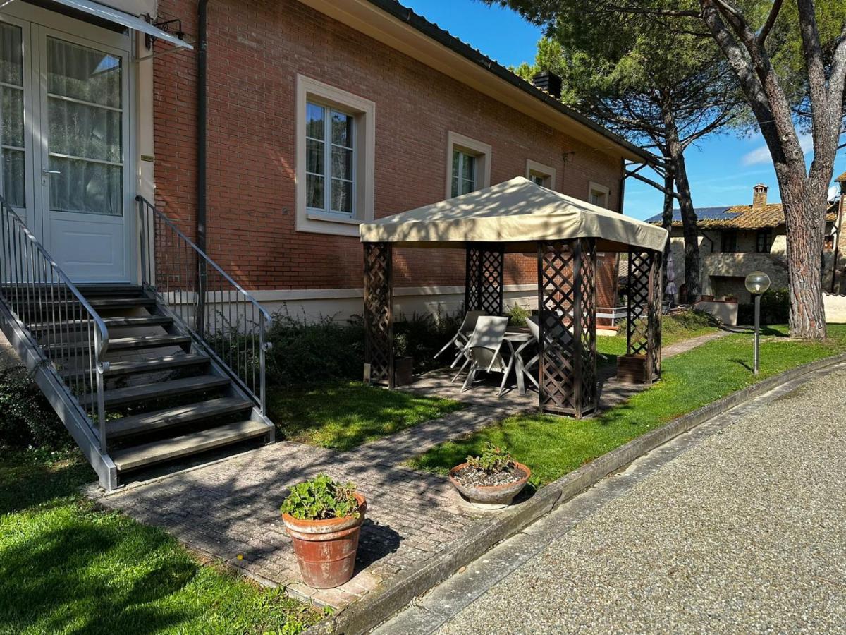 Azienda Agricola E Agriturismo Vallorsi Terricciola Exterior photo