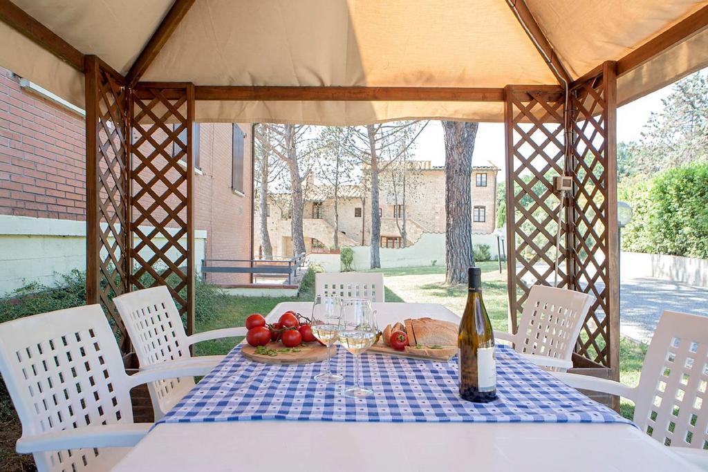 Azienda Agricola E Agriturismo Vallorsi Terricciola Exterior photo